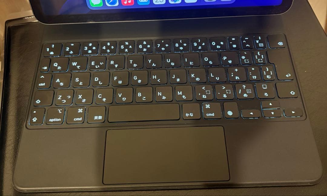 【美品】i pad Air 第４世代　64GB Magic Keybord付き