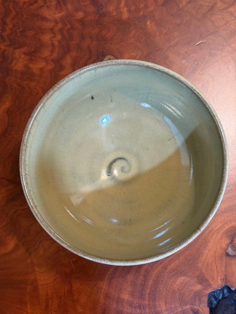 肥後　小代焼き　淡い緑色の陶器製茶碗　茶道
