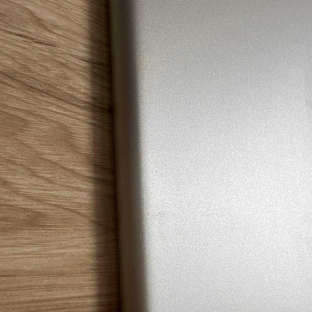 Apple iPad 第9世代　10.2インチ シルバー 本体