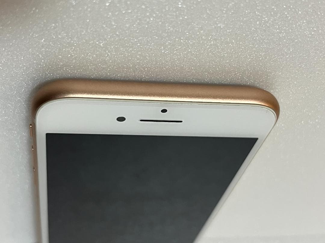 iPhone8 64GB 本体のみ ゴールド SIMロックなし　中古・超美品