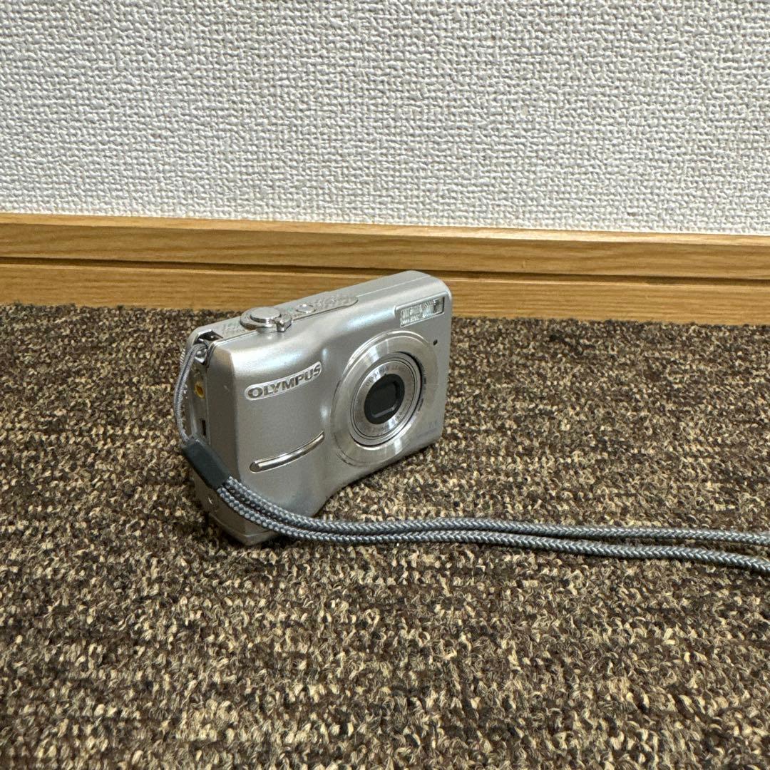 OLYMPUS　FE-210