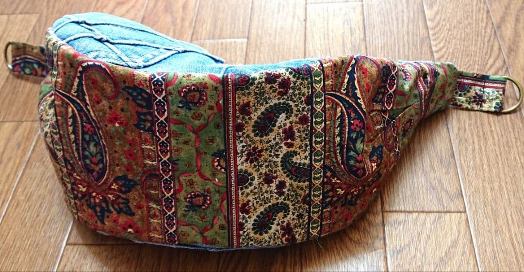 現品限り!!!デニムリメイク お洒落Vintage♪ ラウンドショルダーバッグ