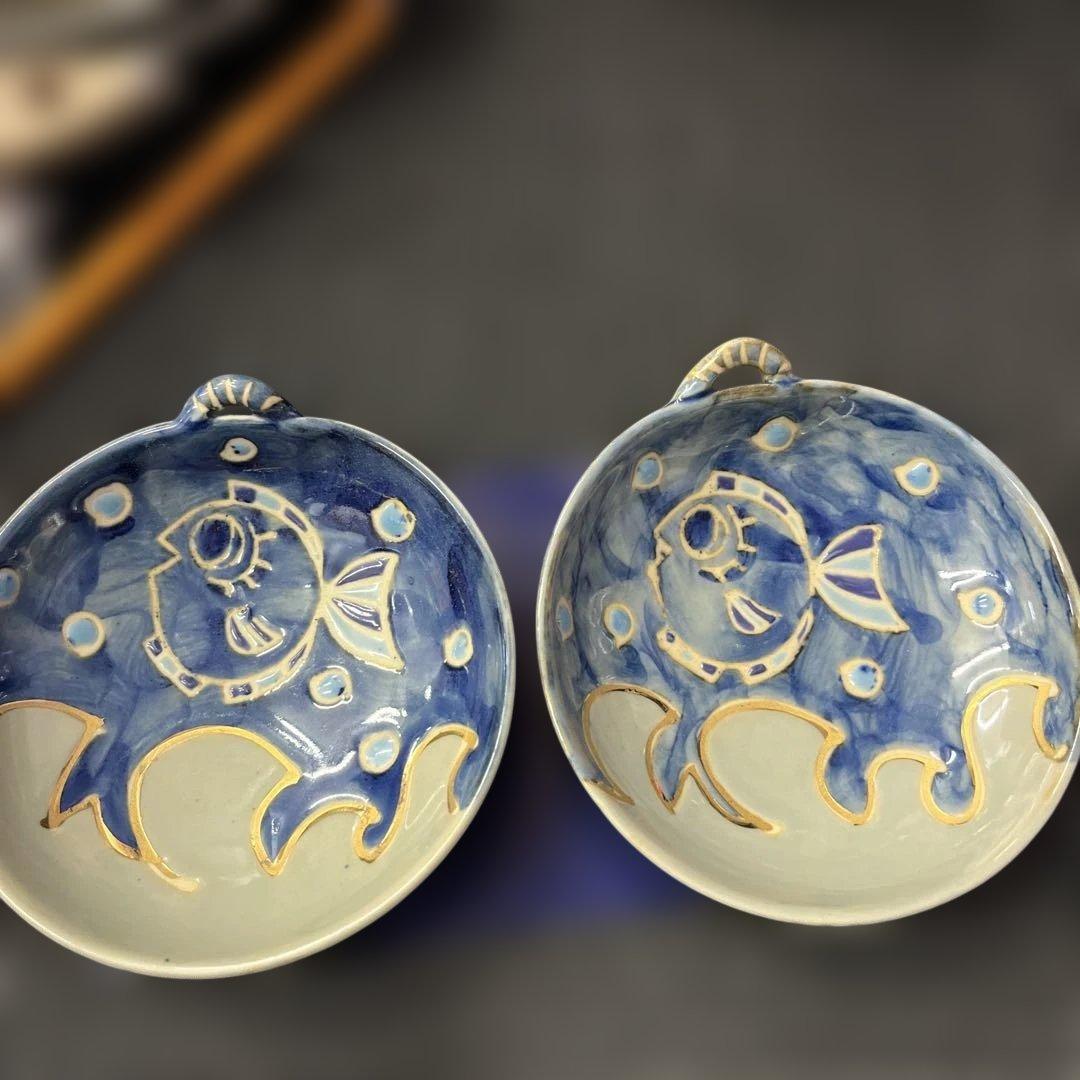 魚のデザインの陶器皿 2個セット