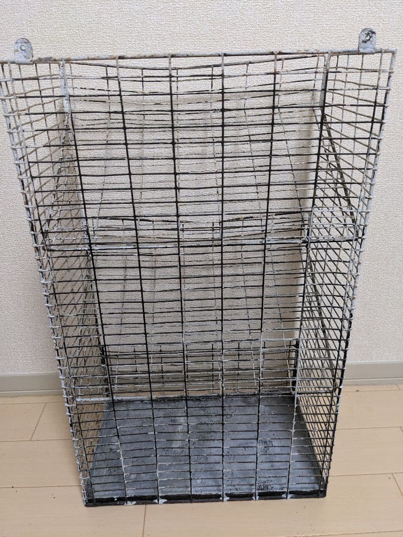 シャビー　昭和レトロ　金属製ワイヤーラック　使い方はあなた次第