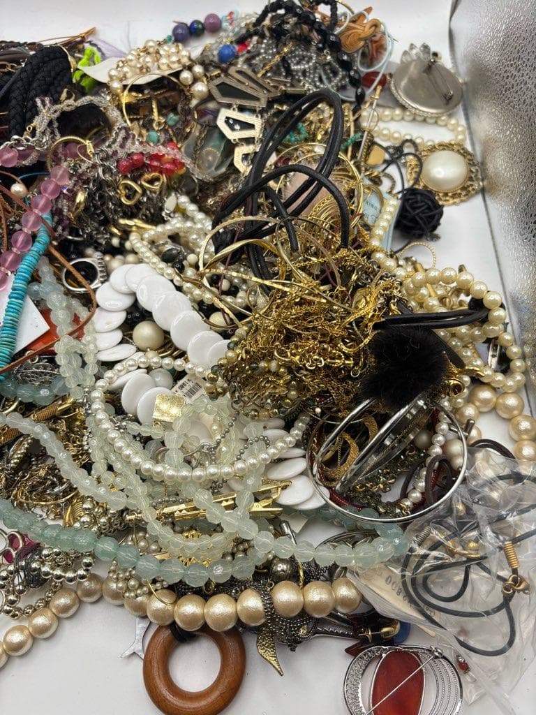5kg イミテーション　まとめ　アクセサリー　メッキ　パール　お宝　①　遺品
