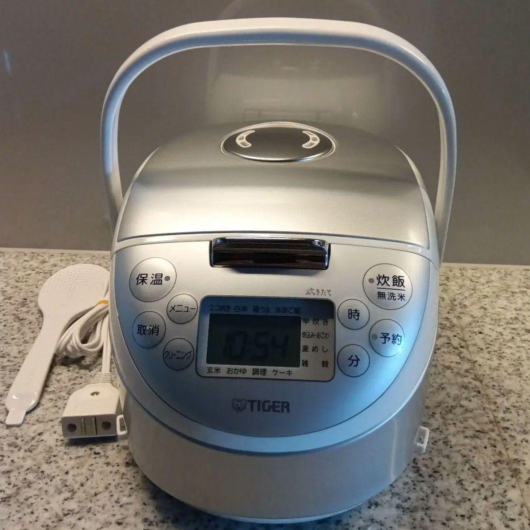 【2024年製】タイガー 炊飯器3合　炊きたてJPF-G055WL