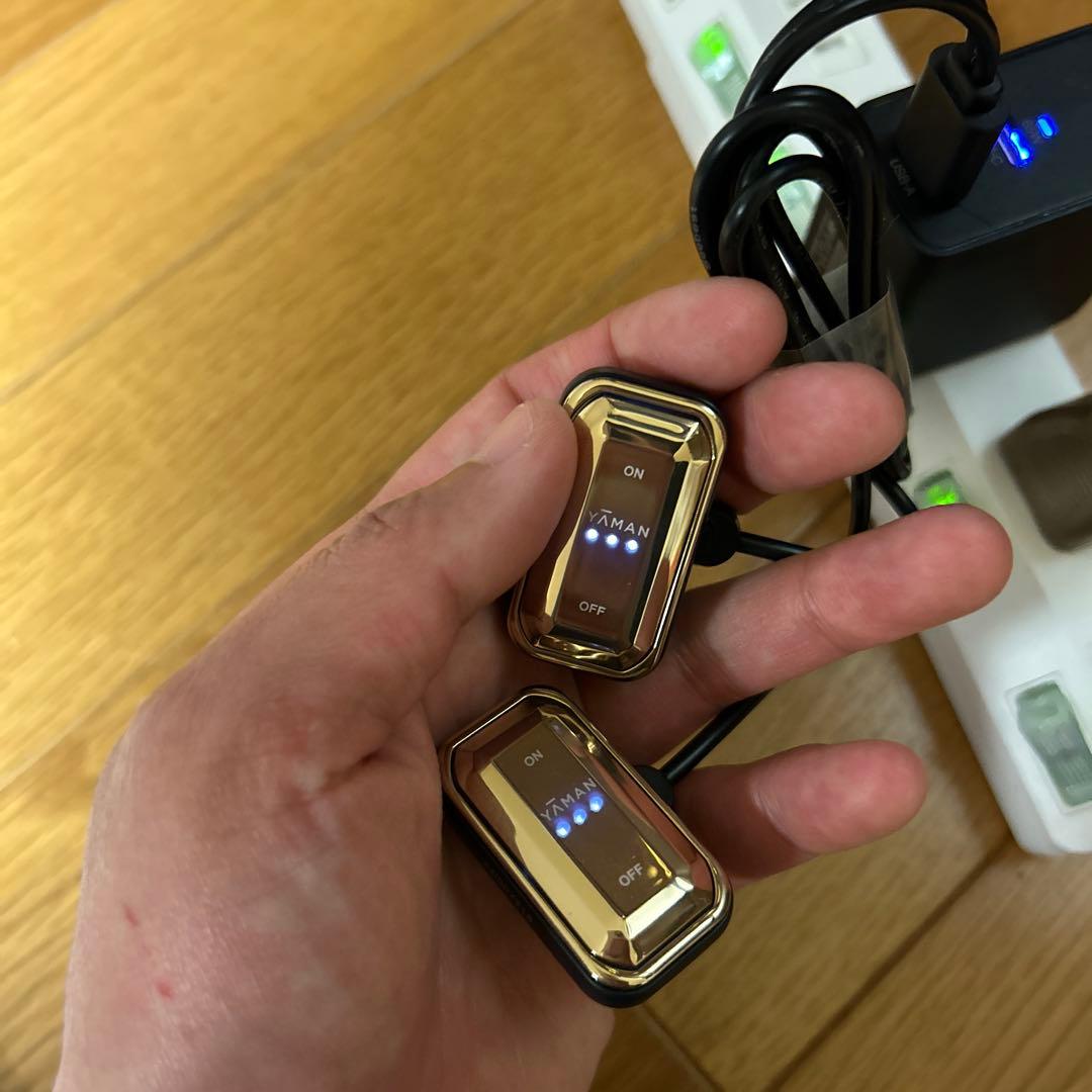 YA-MAN ヤーマン　デザインリフトモア　美顔器