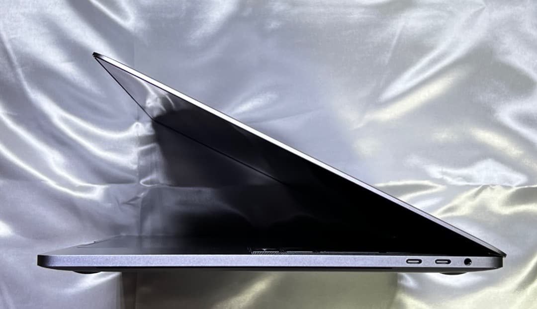 MacBook Pro 15-インチ【CS6 /Windows /Office】