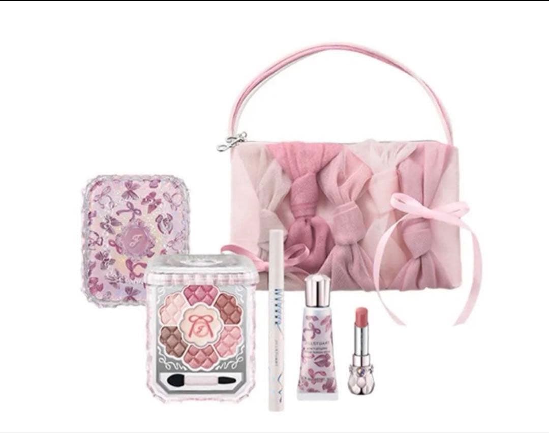 JILLSTUART クリスマスコフレ2025 リボンファッションショー