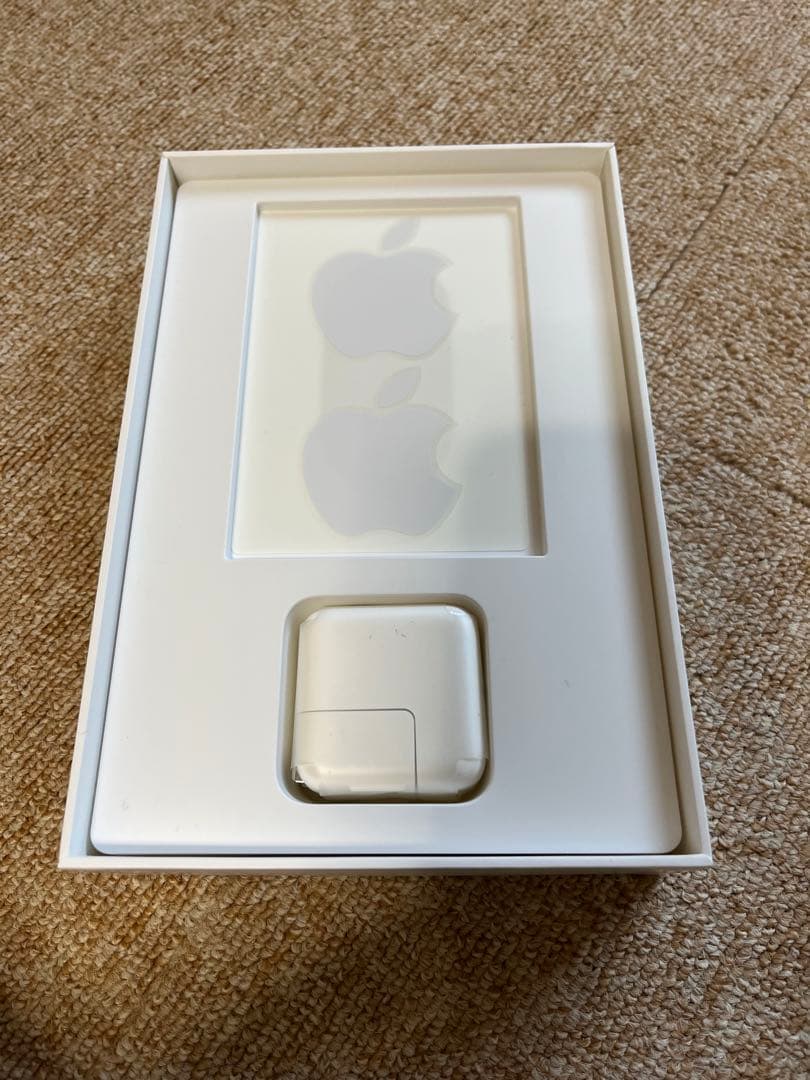 iPad mini4 128GB シルバー Wi-Fiモデル A1538