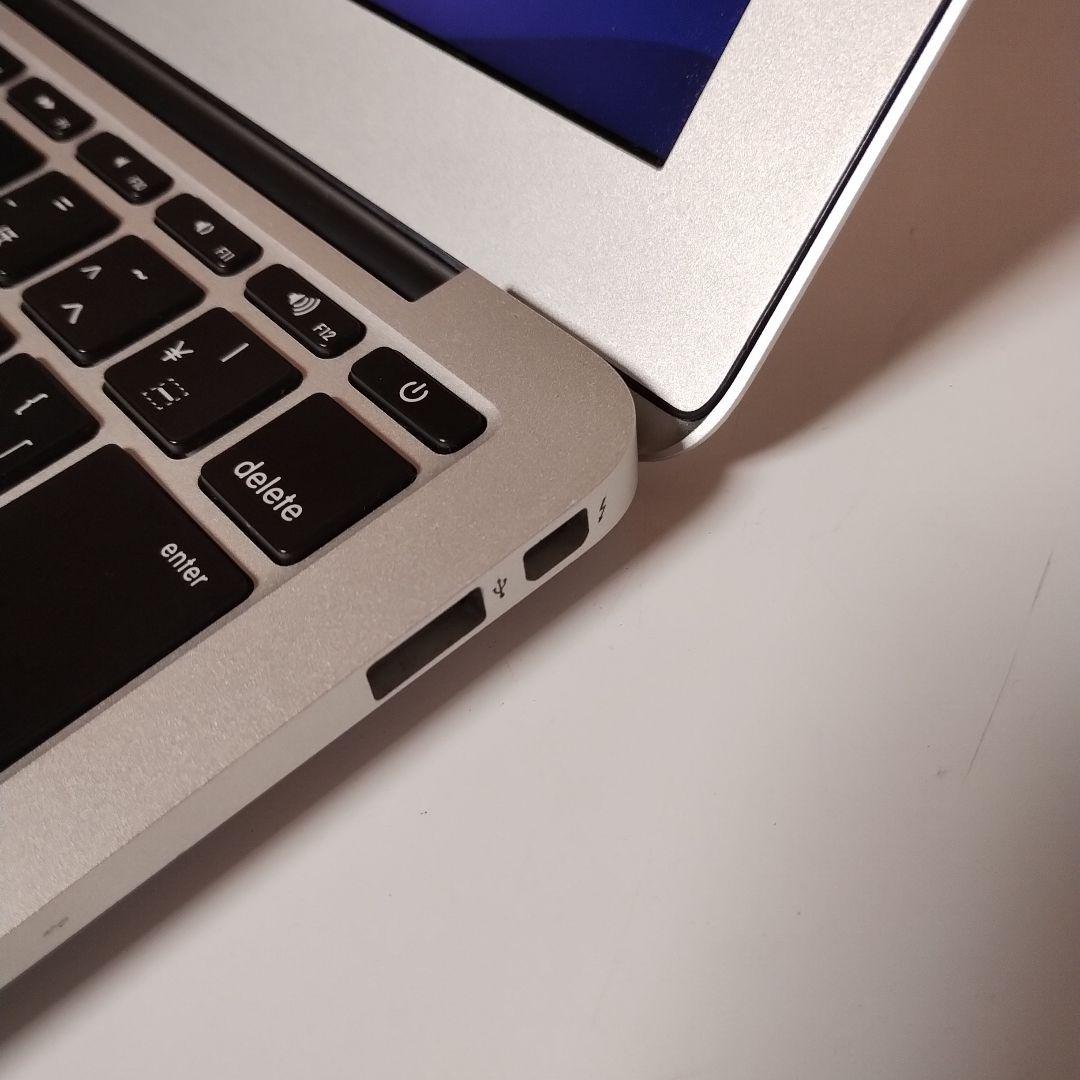 Apple MacBookAir 11.6インチi7 4GB充電器付き　小型