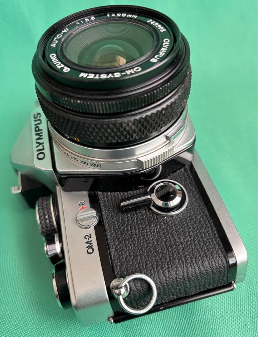 ★ OLYMPUS OM-2 (革ケース付) + 広角レンズ 28mm