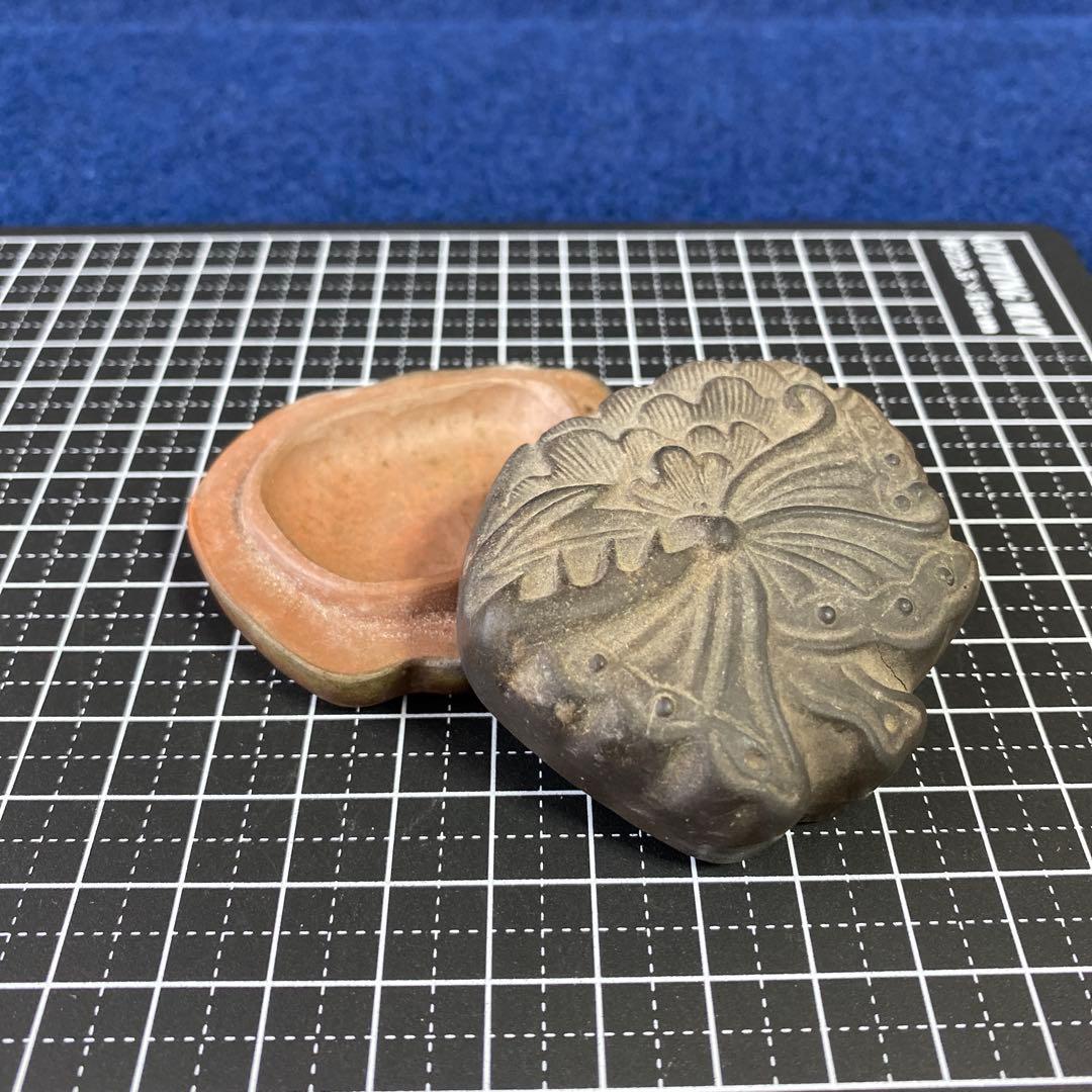 備前焼　香合　香壺　古典柄（蝶？）　アンティーク