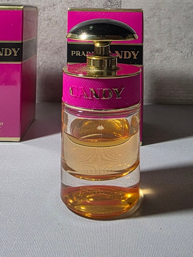 新品と中古 Prada Candy 30ml オードパルファム