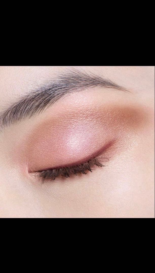 新品未使用品　Diorショウサンククルール 743 ROSE TULLE 箱付き