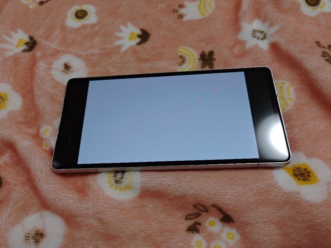 Google Pixel 7a  128GB（画面角にヒビ・動作良好）