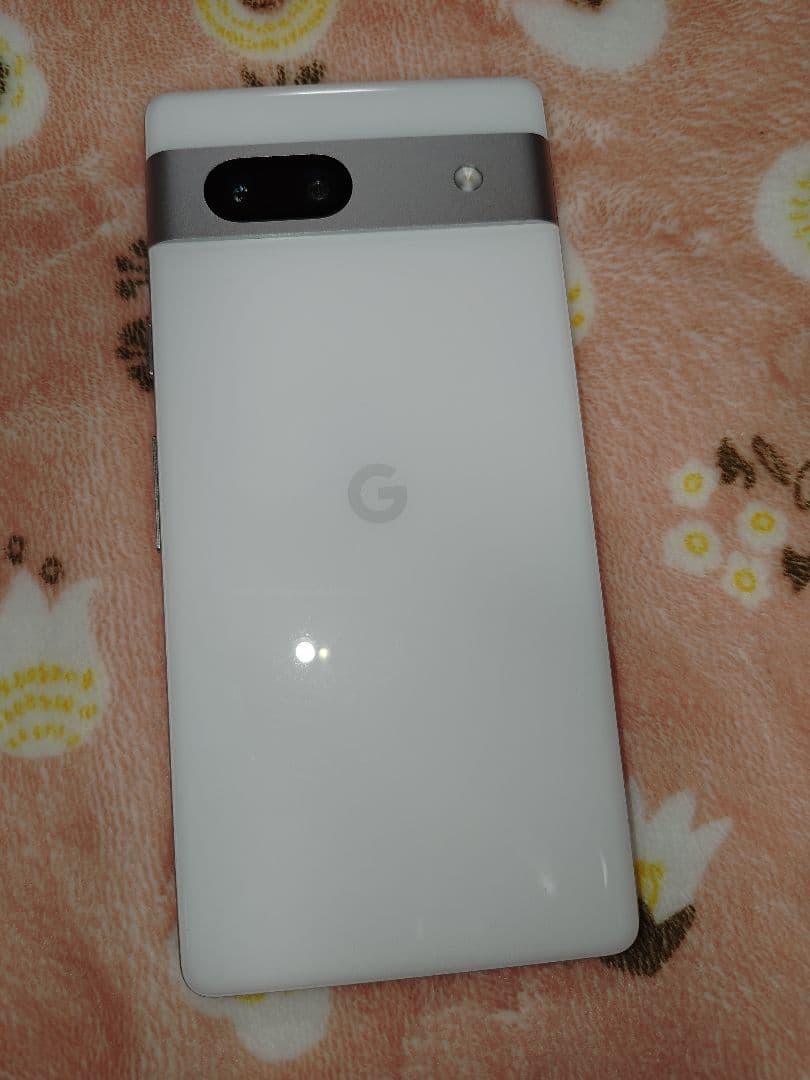 Google Pixel 7a  128GB（画面角にヒビ・動作良好）