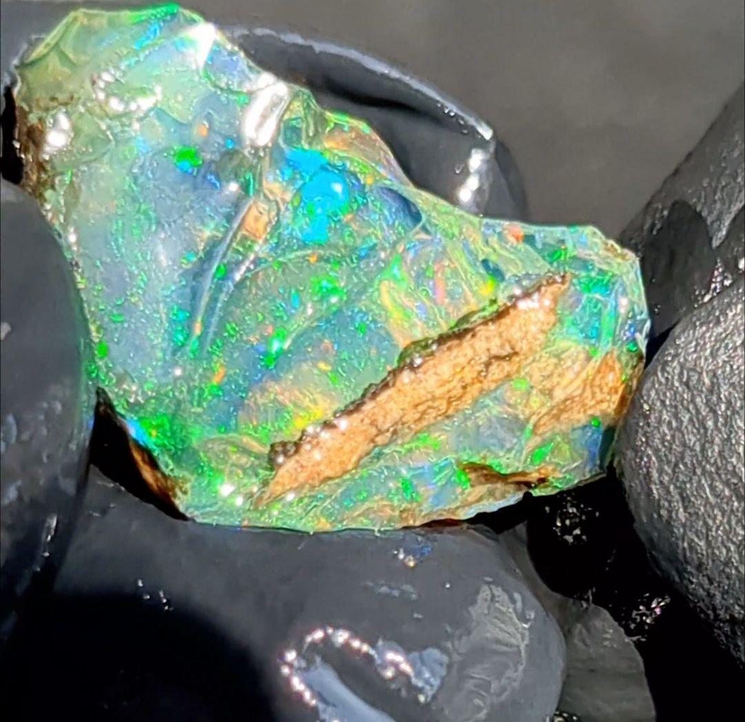【10ct】エチオピア　オパール　原石　天然石　鉱物　標本　ブルー　ピンファイア