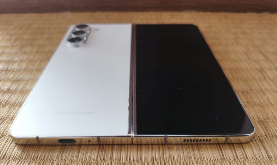 samsung galaxy z fold5 12/512GB 韓国版　ホワイト