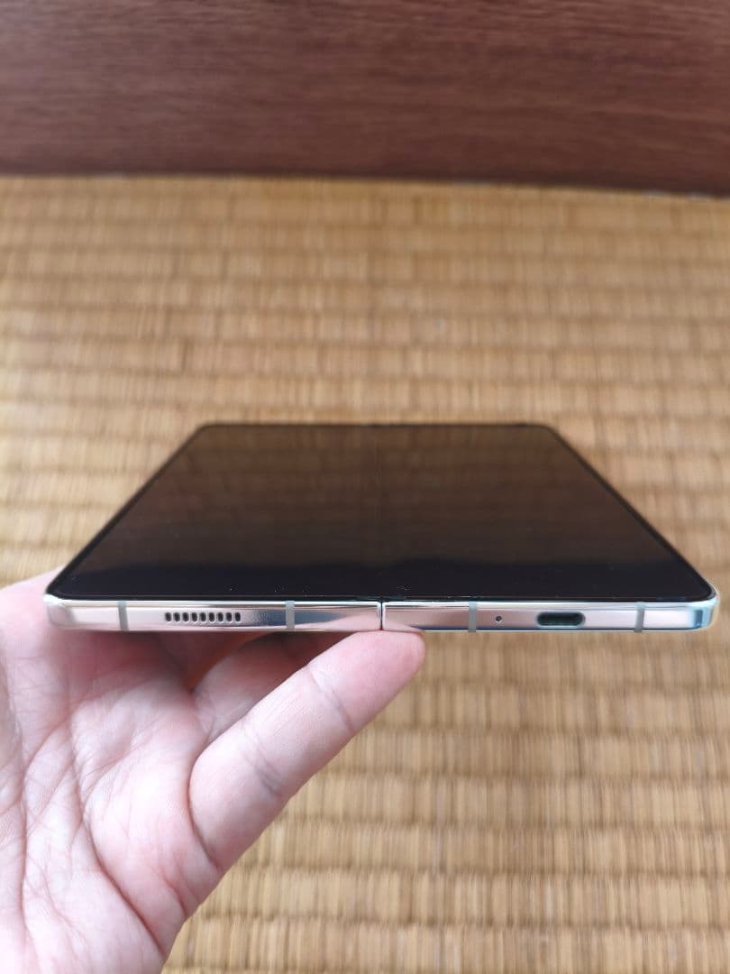 samsung galaxy z fold5 12/512GB 韓国版　ホワイト