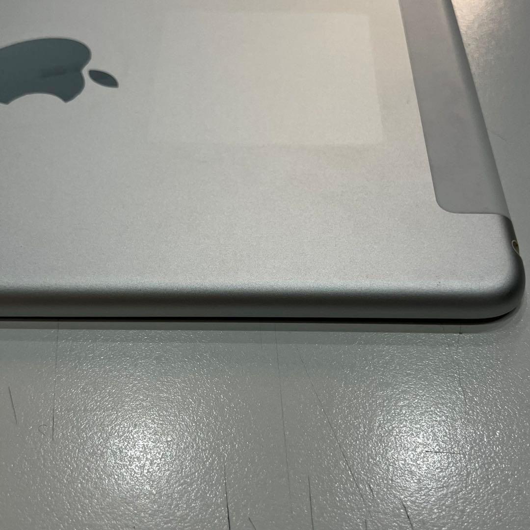 iPad mini 4 Wi-Fi + Cellular シルバー 16GB