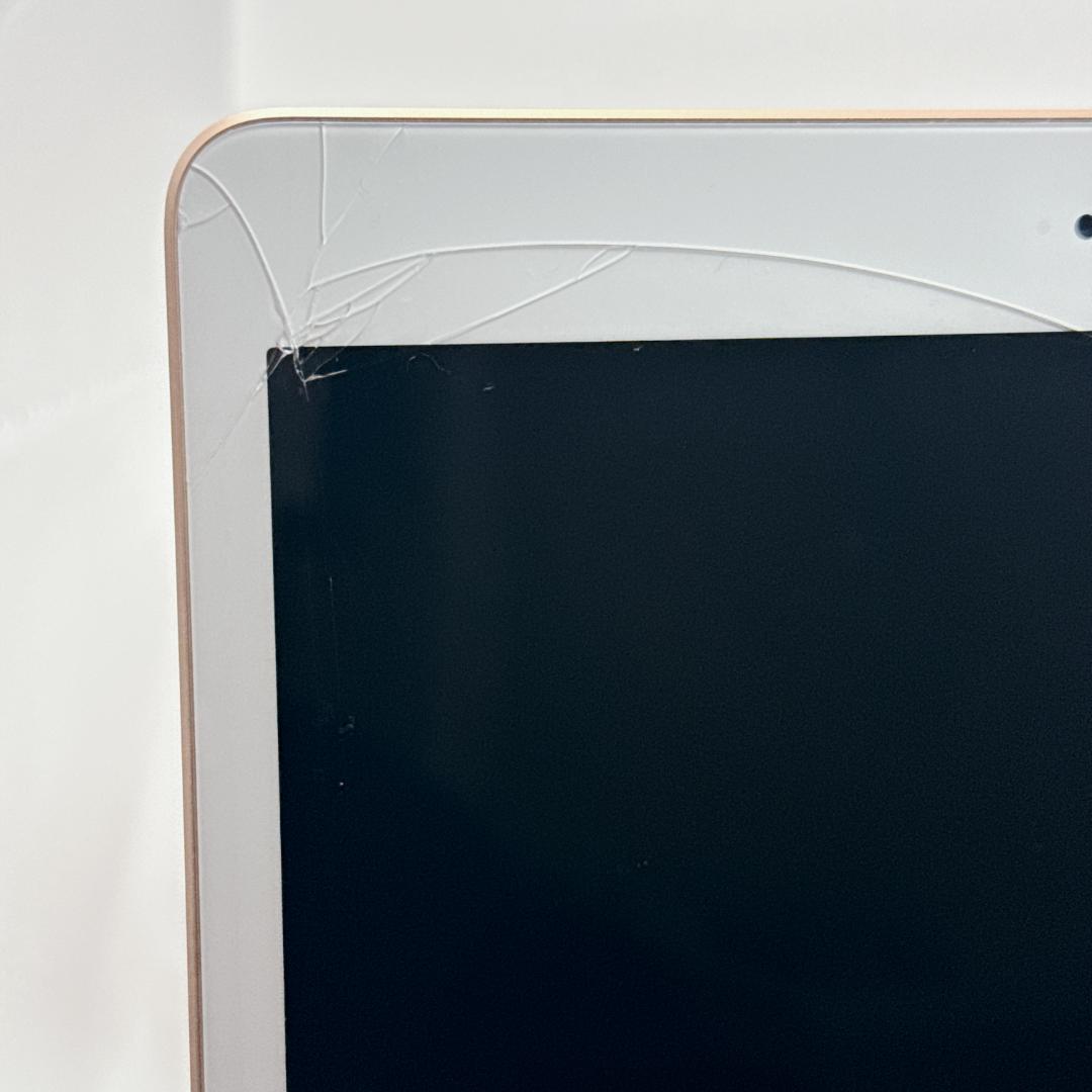 iPad 第7世代 32GB Wi-Fi+Cellular MW762J/A