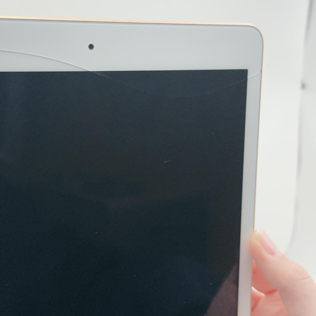 iPad 第7世代 32GB Wi-Fi+Cellular MW762J/A