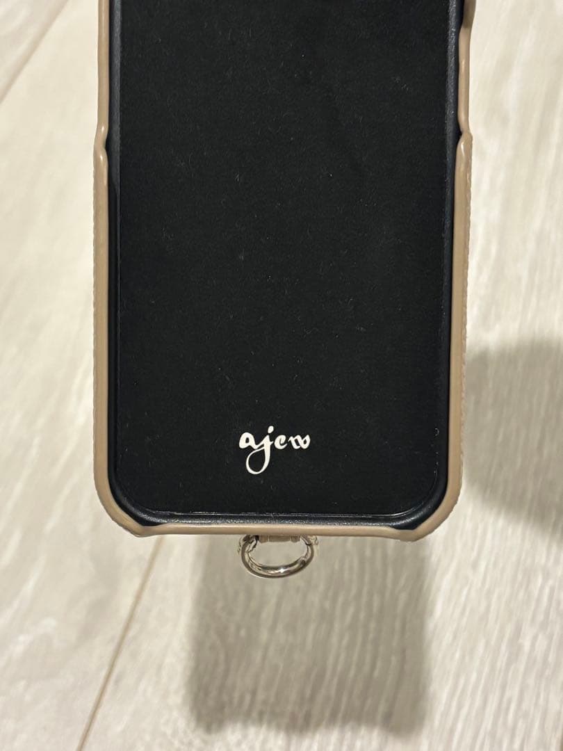 ajew iPhone15 ケース ショルダー付 ベージュ ジップポケット