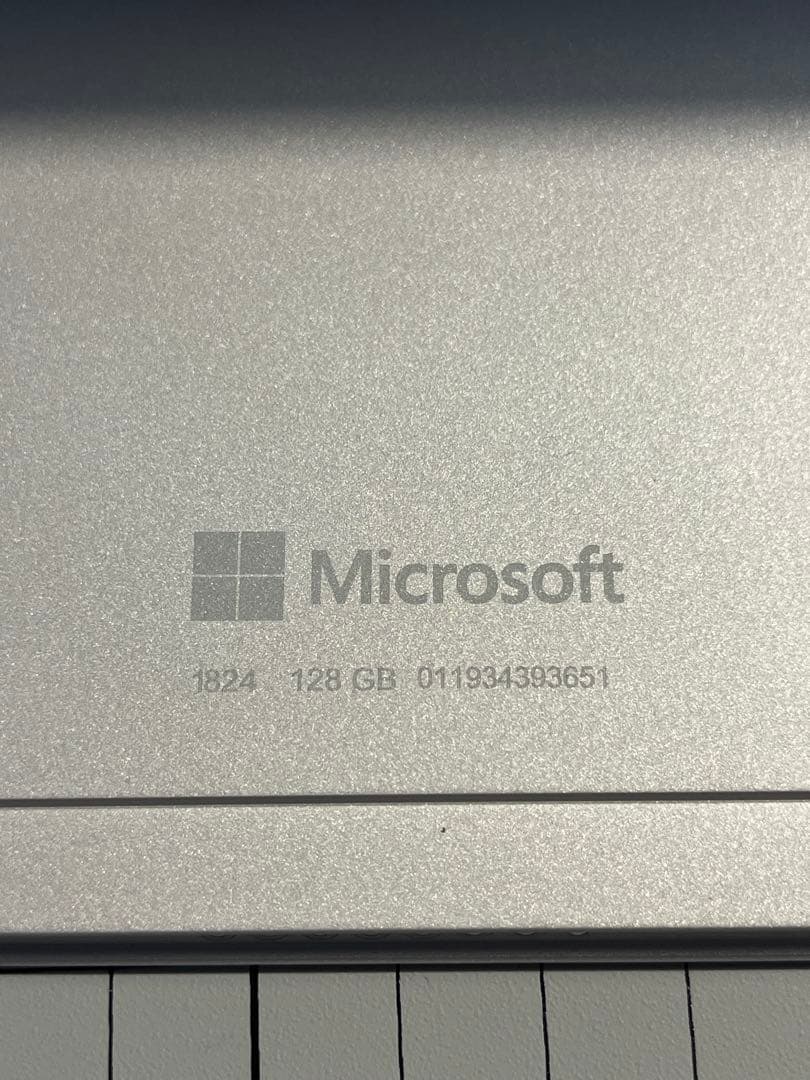 Windowsタブレット本体 Surface Go 1842 8gb 128gb