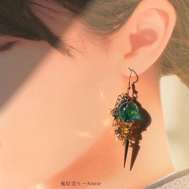 星屑ランタンに上弦の月に願いを。　オルゴナイト　スチームパンク 蓄光ピアス