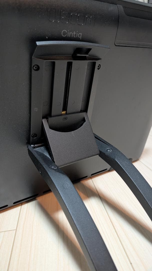 液タブ・ペンタブ Wacom Cintiq 22 (DTK2260K0D)