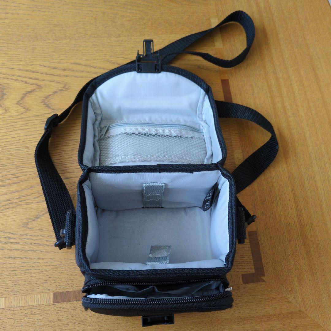 不動品FUJIFILM FinePix S2500HDデジタルカメラ（ケース付）