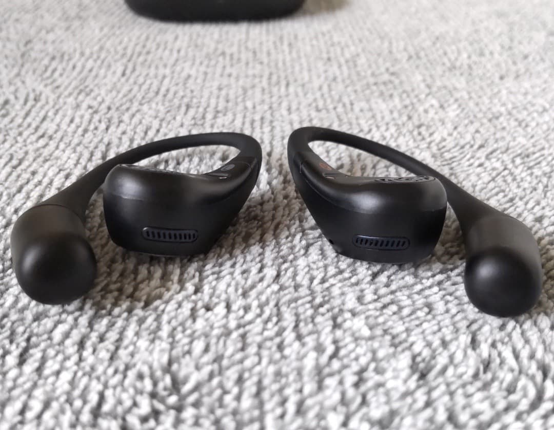 EarFun OpenJump ワイヤレスイヤホン（ブラック） ＋ ケースカバー