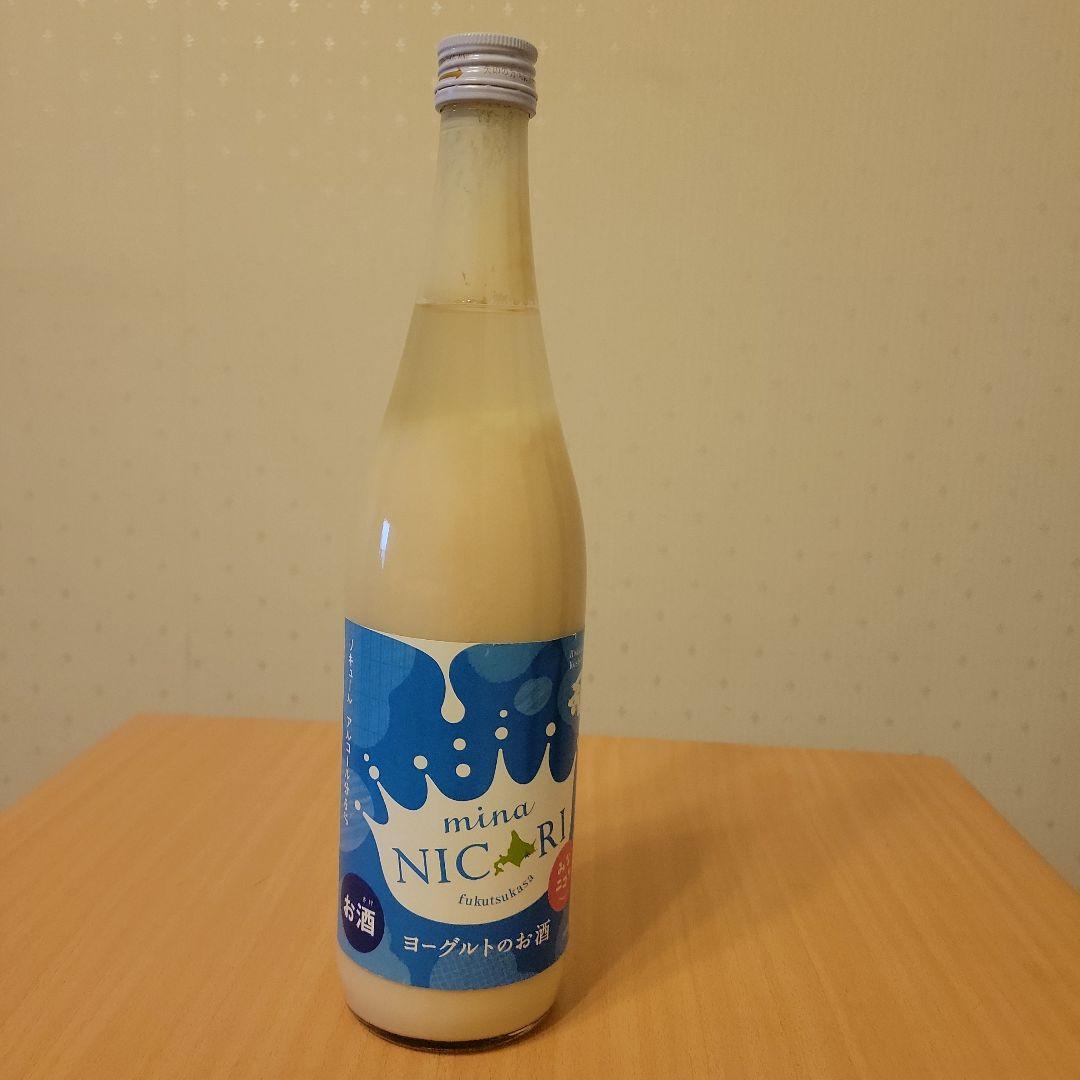 色々な種類のお酒(ウイスキー、日本酒、リキュール他)