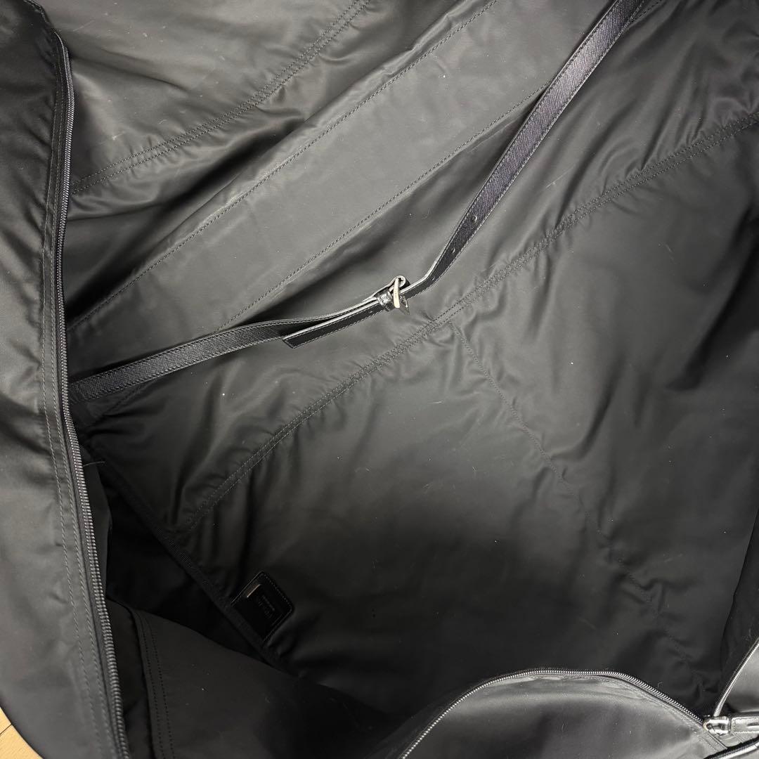 【付属あり/近現行】極美品 プラダ ガーメントバッグ ショルダー付 三角ロゴ 黒