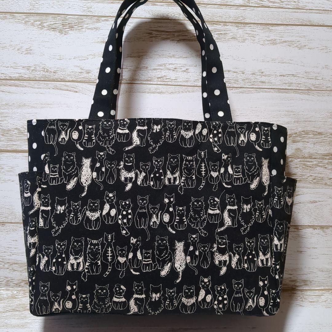 ポケットいっぱいトートバック　ねこちゃん勢揃い❣️　ハンドメイド❣️