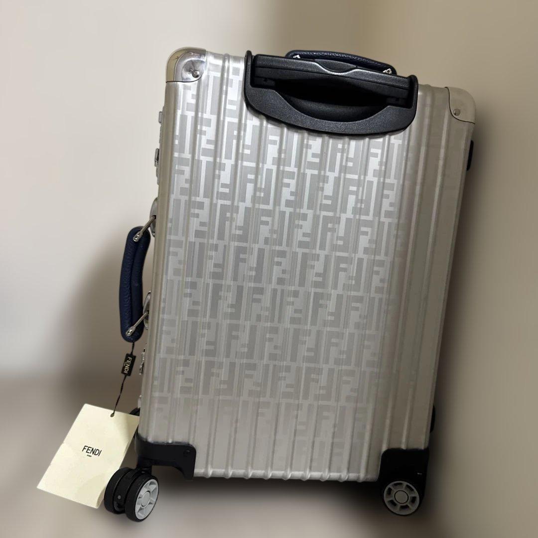リモワ　RIMOWA FENDI キュリーケース　タグ付