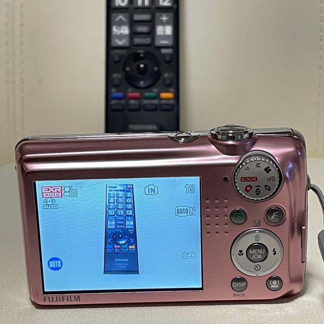 極美品！ 富士フイルム FinePix F70EXR ピンク デジタルカメラ