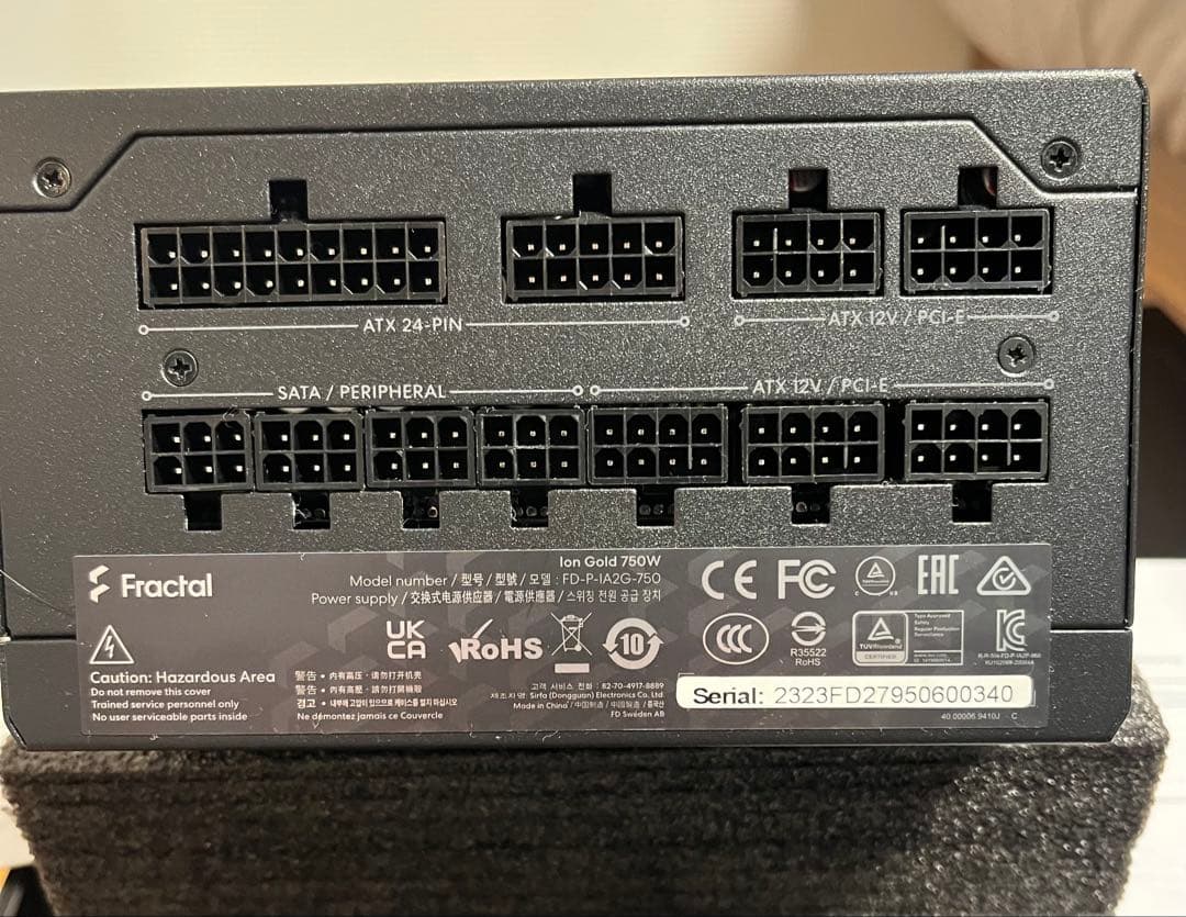 Fractal Design ION Gold 750W PC 電源ユニット