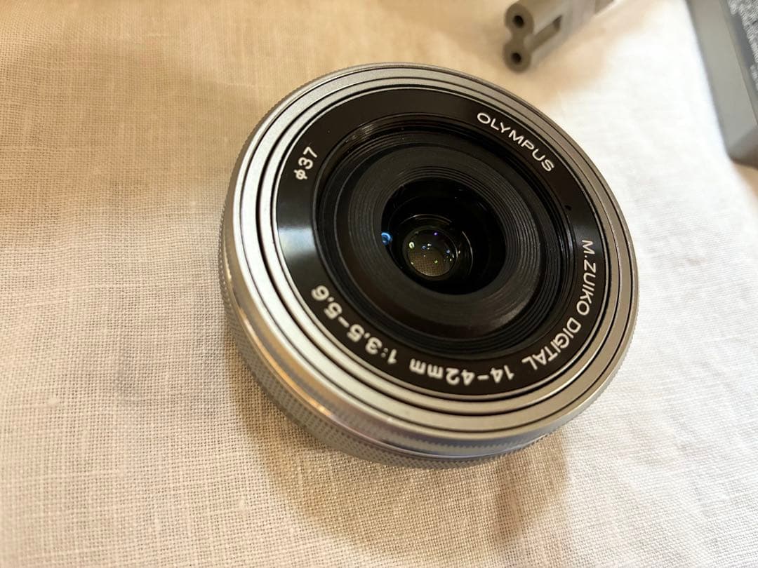 OLYMPUS PEN E-PL10 シルバー