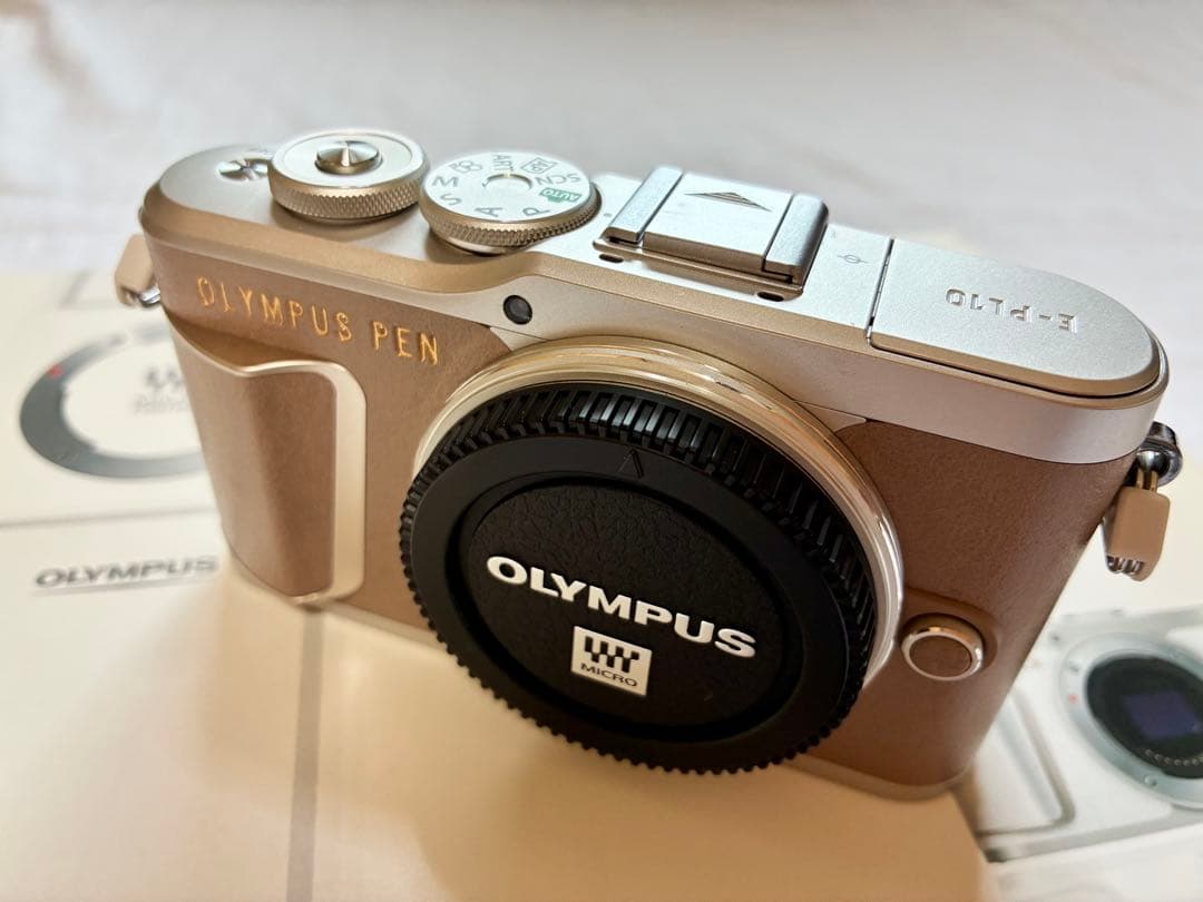 OLYMPUS PEN E-PL10 シルバー