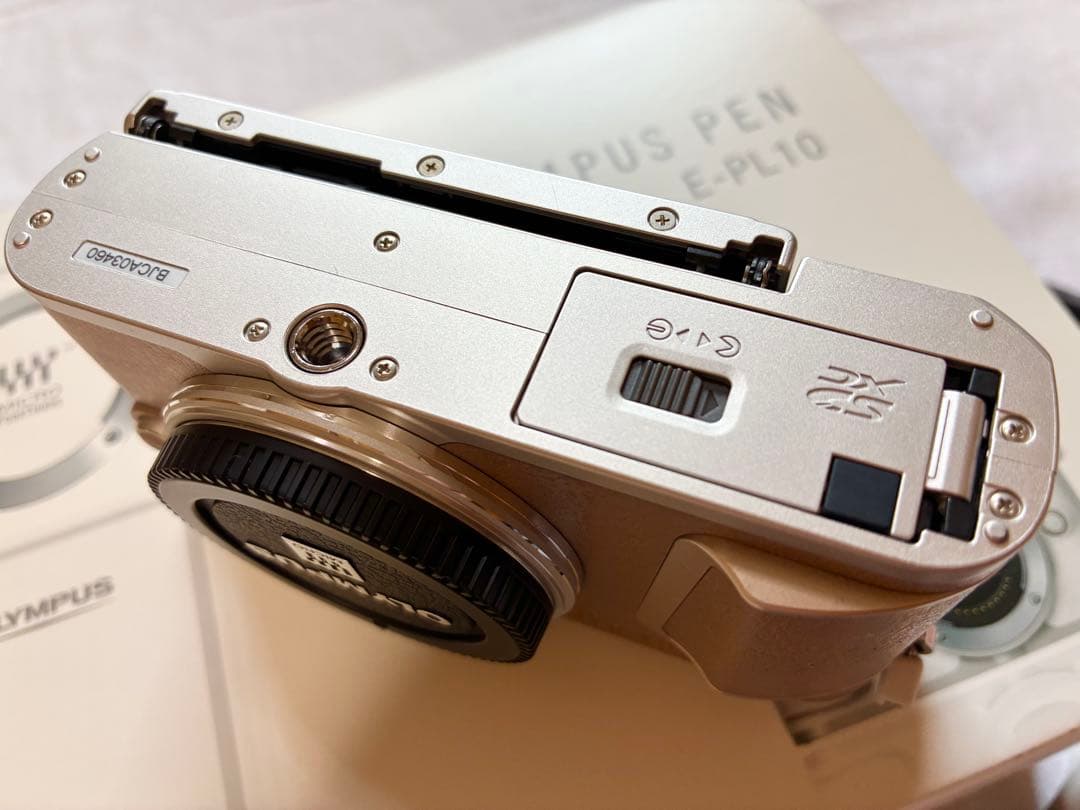 OLYMPUS PEN E-PL10 シルバー