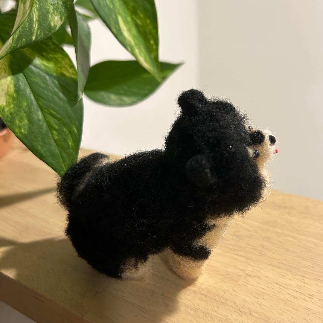 羊毛フェルト ポメラニアン ブラックタン 約10センチ ハンドメイド