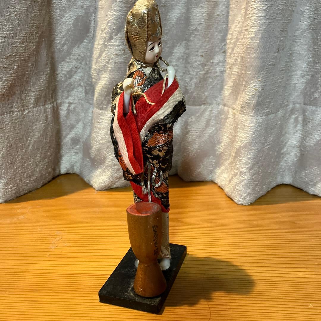 日本人形 伝統的衣装 約23cm