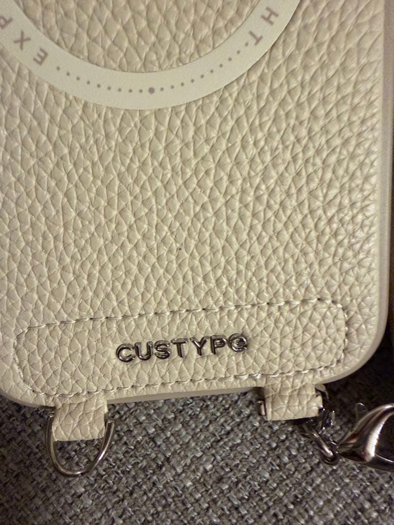 CUSTYPE レザー風 iPhoneケース クリーム色