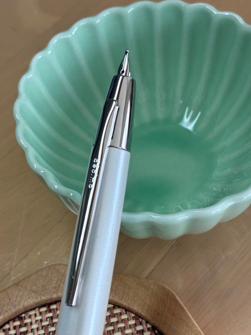 パイロット 万年筆 キャップレスデシモ ペン先 M ホワイト 18K 750