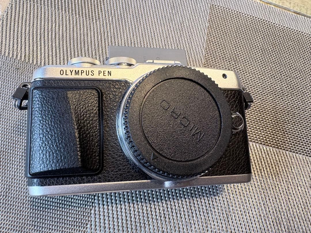 OLYMPUS PEN Lite E-PL7 レンズ、シャッター数3015