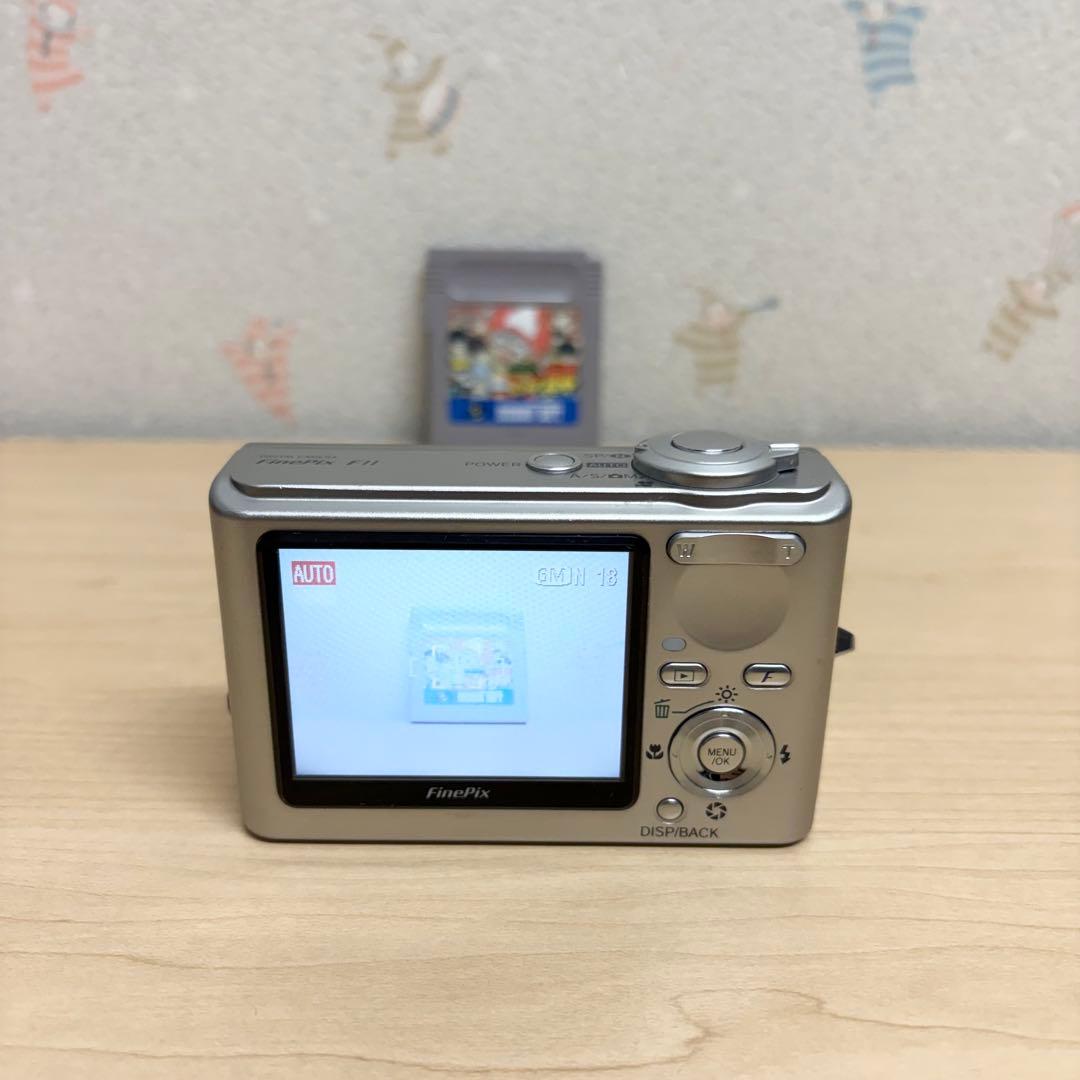 フジフイルム FUJIFILM FinePix F11 シルバー デジカメ