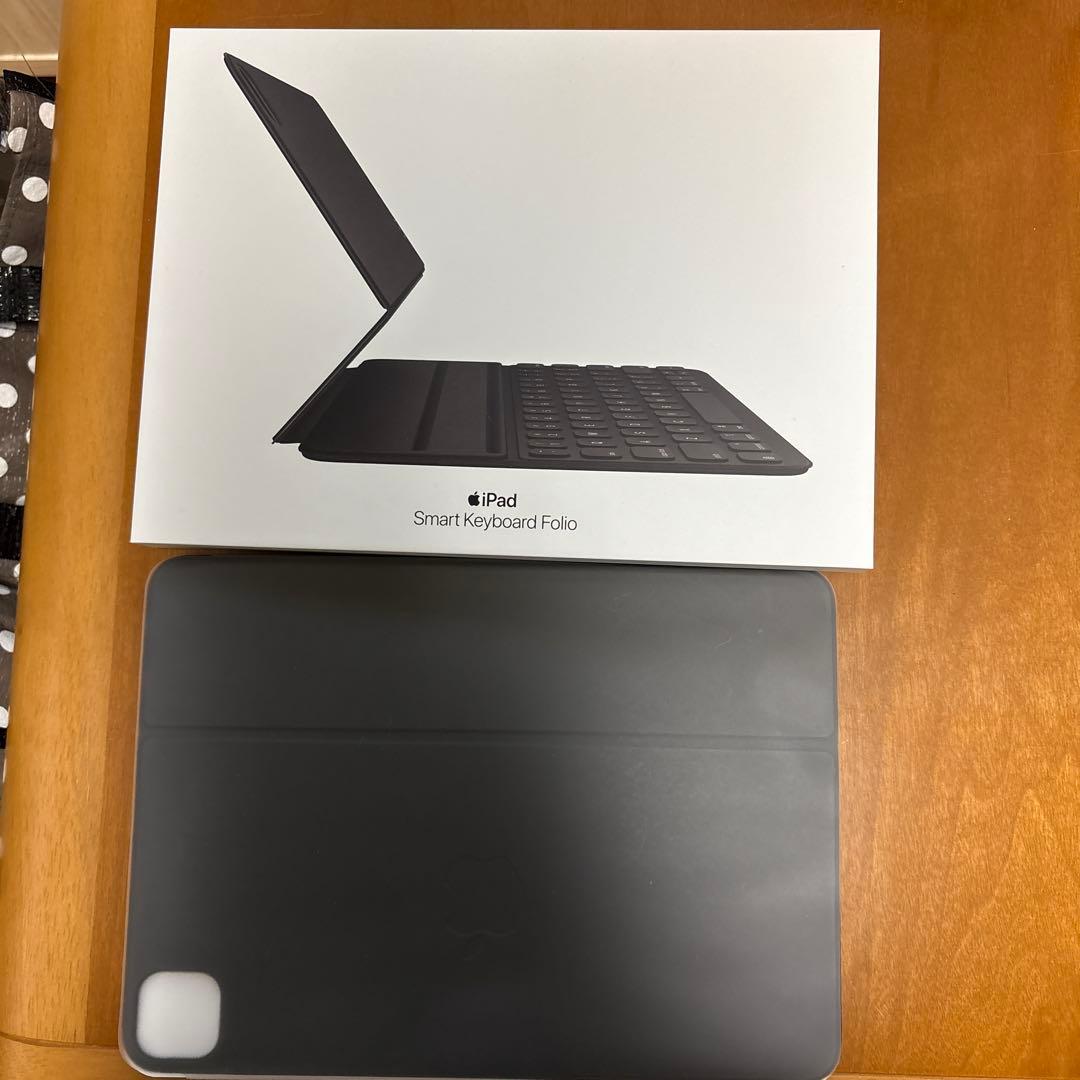 中古美品iPad Air(第5世代)256GBWi-Fi ブルー専用キーボード付