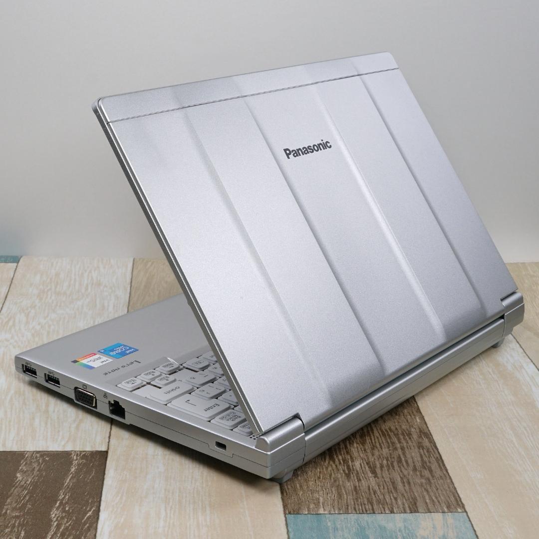 超高速大容量新品ＳＳＤ１ＴＢ搭載✨累積使用４０時間！✨１１世代ｉ５に大容量メモリ